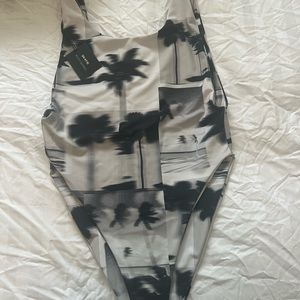 Skate Swim Tiffany one piece swimsuit in Rosarito, size XL